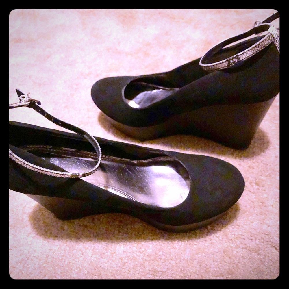 Report Black Wedge, Size 9